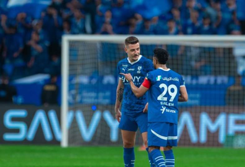 الدوسري يضع الهلال في المقدمة أمام الشباب في الدوري السعودي “فيديو” الدوسري يضع الهلال في المقدمة أمام الشباب في الدوري السعودي “فيديو”