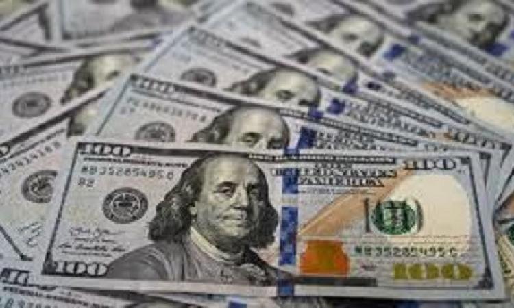 الدولار الأمريكي يتأرجح قرب أدنى مستوياته بفعل تقلب السياسات الجمركية الدولار الأمريكي يتأرجح قرب أدنى مستوياته بفعل تقلب السياسات الجمركية
