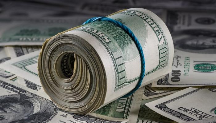 الدولار الأمريكي يقفز بعد تراجع ترامب عن تهديده بإقالة باول الدولار الأمريكي يقفز بعد تراجع ترامب عن تهديده بإقالة باول
