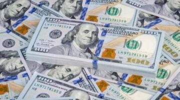 الدولار يتراجع أمام الجنيه خلال تعاملات اليوم الاثنين