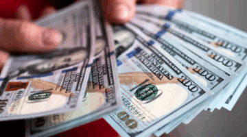 الدولار يقفز على نطاق واسع مقابل العملات الرئيسية