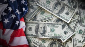 الدولار يقلص مكاسبه مع تجاهل المستثمرين تقلبات ترامب