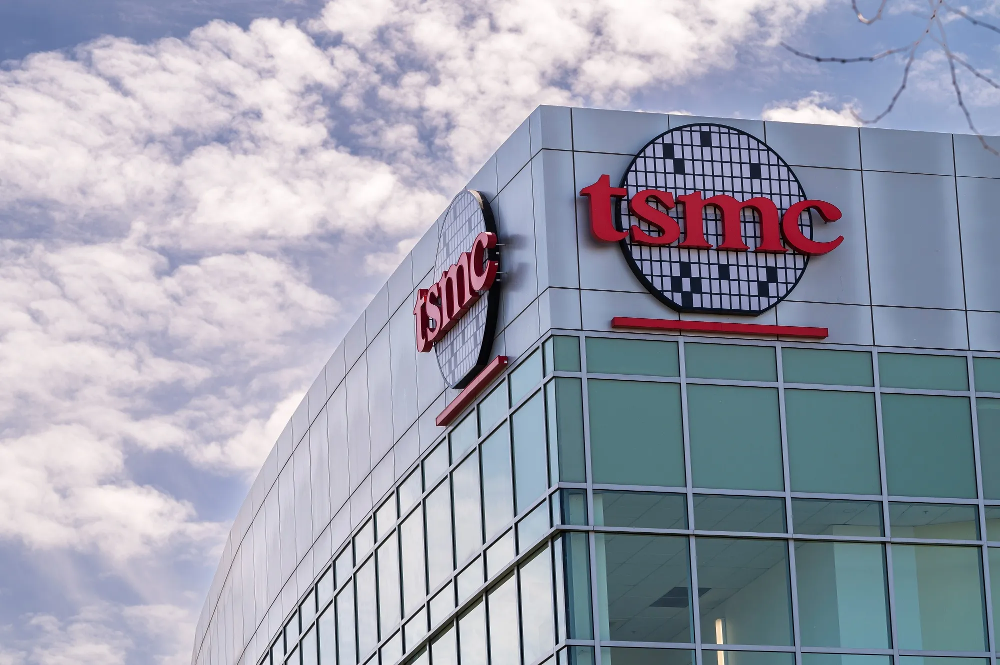 الذكاء الاصطناعي يحلق بأرباح TSMC إلى 11.2 مليار دولار الذكاء الاصطناعي يحلق بأرباح TSMC إلى 11.2 مليار دولار
