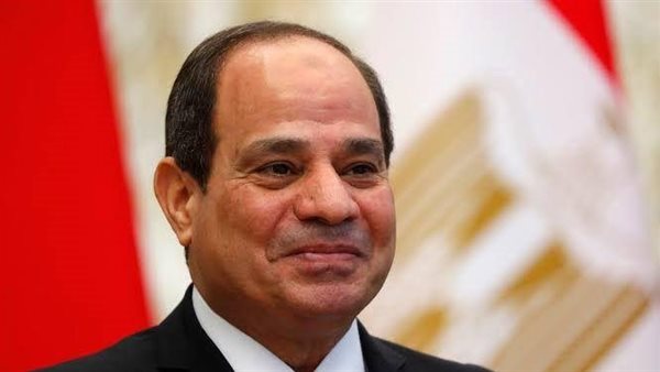 الرئيس السيسي يضع أكاليل من الزهور على النصب التذكاري لشهداء الجيش وقبر الرئيس السادات