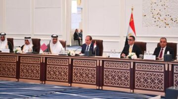 الرئيس السيسي يلتقي ممثلي مجتمع الأعمال القطري في الدوحة
