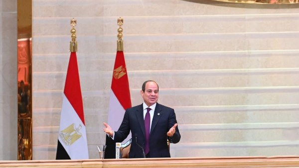 الرئيس السيسي يدعو الشركات القطرية  لتوسيع حجم استثماراتهم في مصر