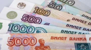 الروبل الروسي يشهد استقرارًا رغم التحديات الاقتصادية
