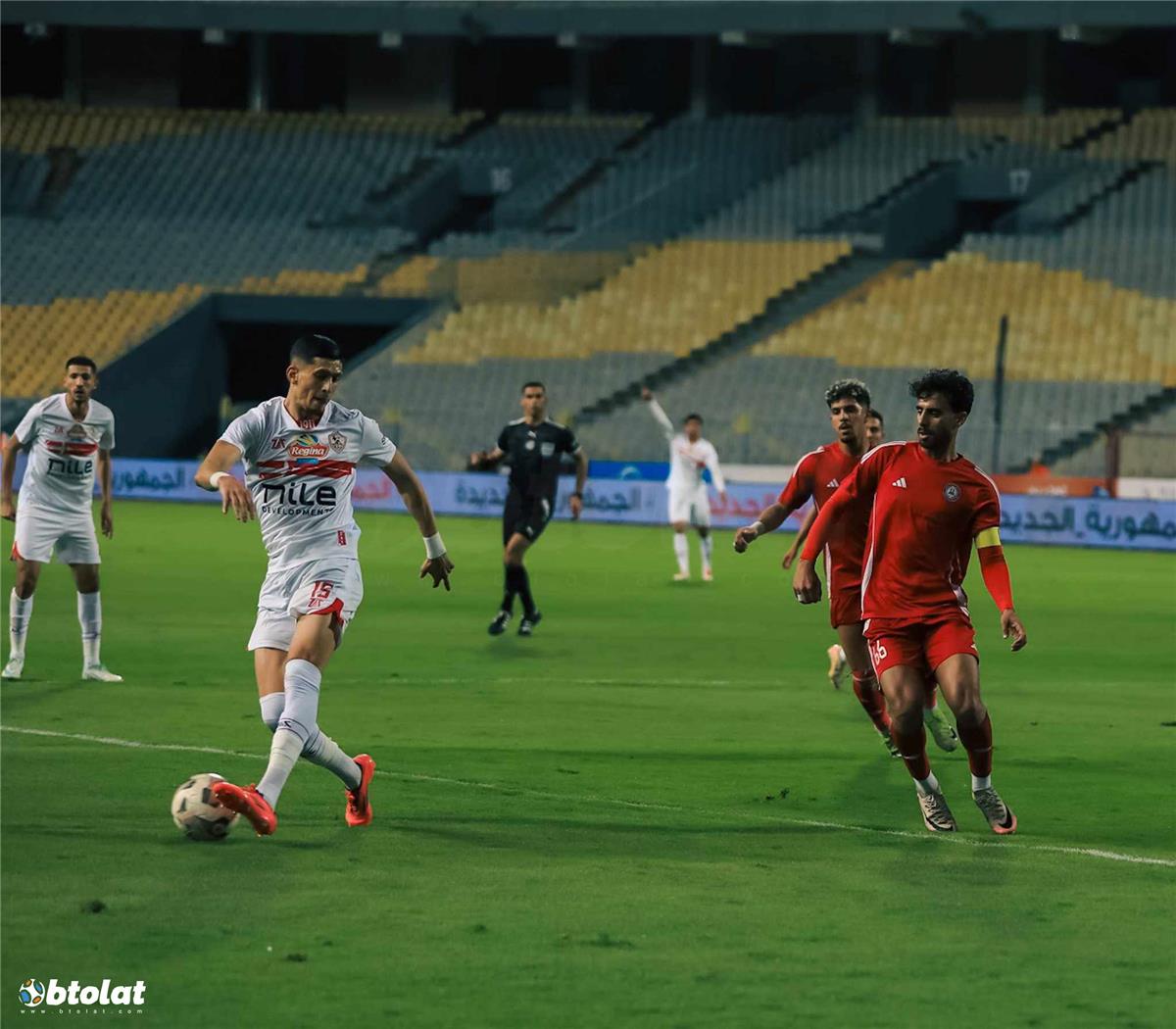 الزمالك يداوي جراح الكونفدرالية بفوز صعب على حرس الحدود في الدوري (فيديو) الزمالك يداوي جراح الكونفدرالية بفوز صعب على حرس الحدود في الدوري (فيديو)