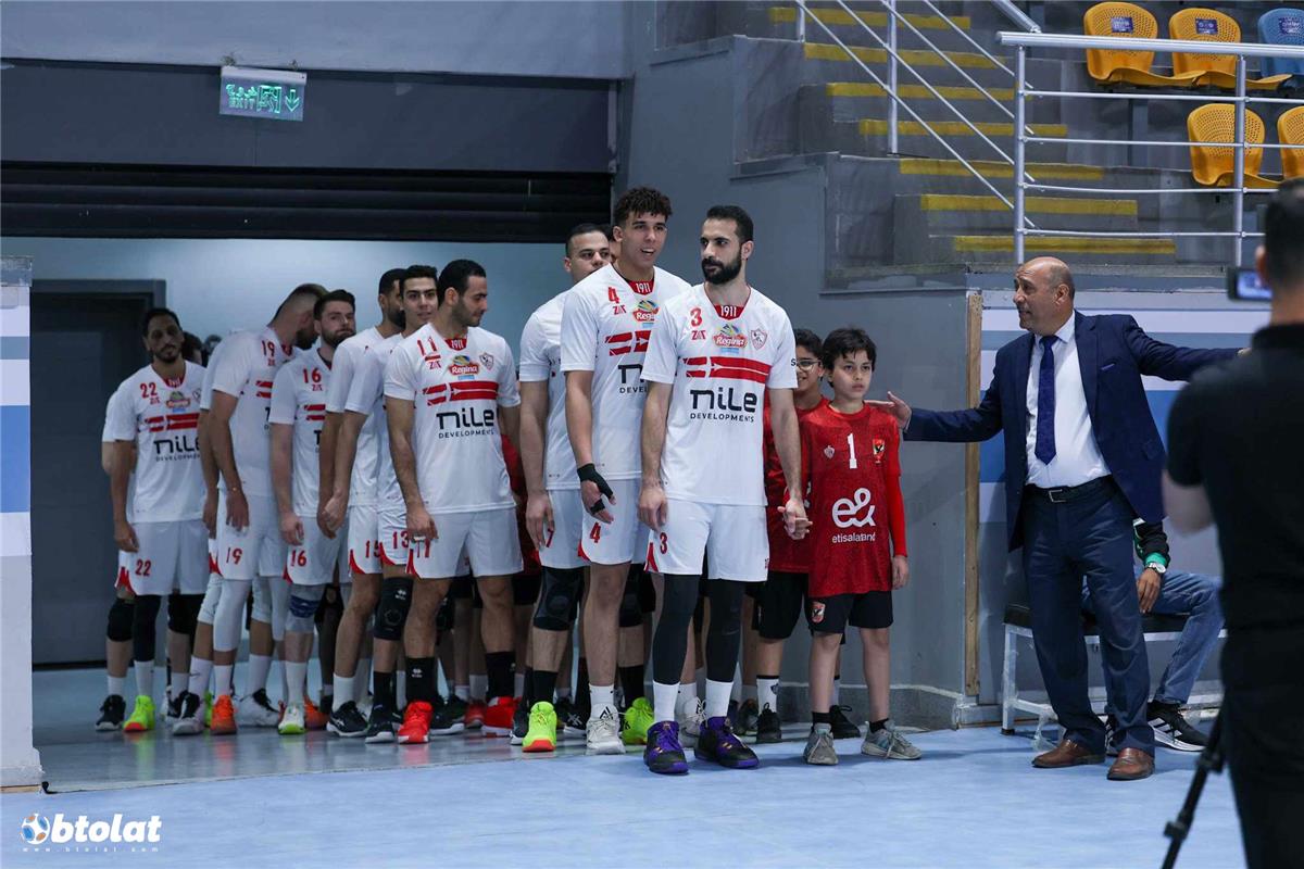 الزمالك يكذّب تصريحات مدرب حراس اليد.. ويوضح حقيقة وجود تهديدات داخل الفريق الزمالك يكذّب تصريحات مدرب حراس اليد.. ويوضح حقيقة وجود تهديدات داخل الفريق