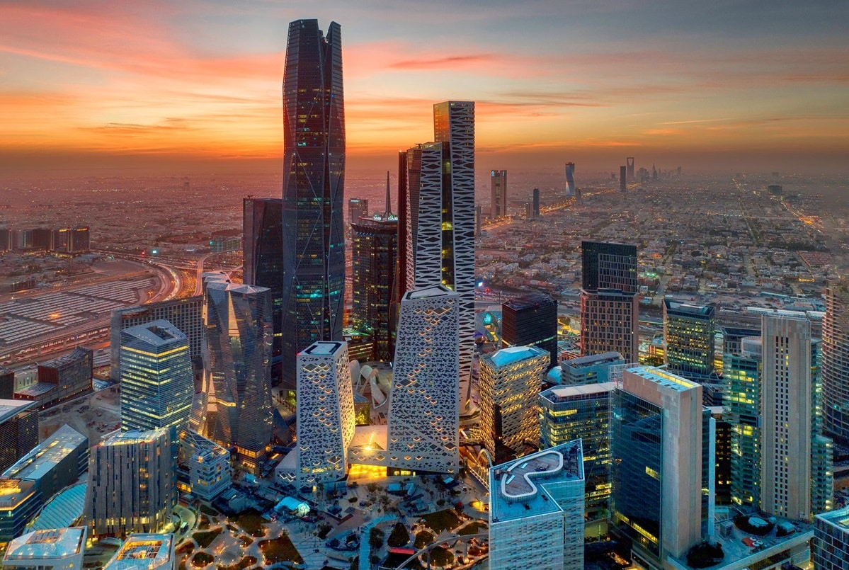 السعودية تتحول إلى قوة صناعية.. 12 ألف مصنع واستثمارات تتجاوز 26 مليار ريال السعودية تتحول إلى قوة صناعية.. 12 ألف مصنع واستثمارات تتجاوز 26 مليار ريال