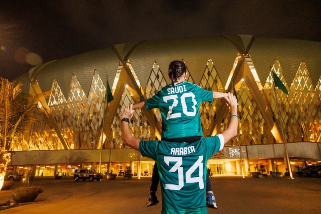 السعودية تُعلن استعدادها لاستضافة كأس العالم 2034 بمشاركة 64 فريقًا السعودية تُعلن استعدادها لاستضافة كأس العالم 2034 بمشاركة 64 فريقًا