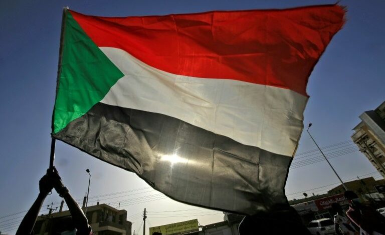 مؤتمر دولي في لندن يجمع المساعدات للسودان بعد عامين من الحرب الأهلية مؤتمر دولي في لندن يجمع المساعدات للسودان بعد عامين من الحرب الأهلية