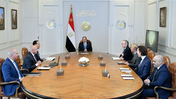 السيسي يقود جهود تطوير قطاع النقل وتوطين الصناعة السيسي يقود جهود تطوير قطاع النقل وتوطين الصناعة