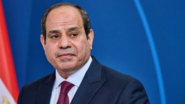 السيسي يوجّه باستبدال الرسوم التي تتقاضاها الجهات المختلفة بضريبة إضافية موحدة من صافي الربح السيسي يوجّه باستبدال الرسوم التي تتقاضاها الجهات المختلفة بضريبة إضافية موحدة من صافي الربح