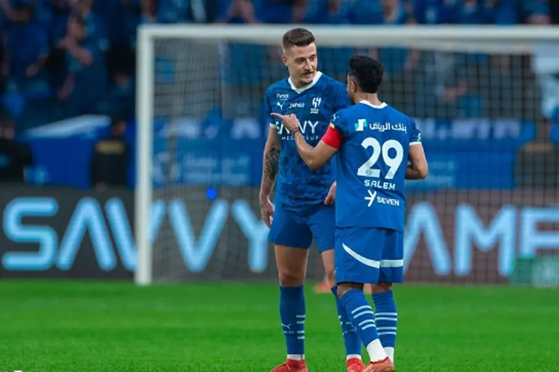 الصدارة تبتعد.. الهلال يقع في فخ التعادل (2_2) أمام الشباب بالدوري السعودي الصدارة تبتعد.. الهلال يقع في فخ التعادل (2_2) أمام الشباب بالدوري السعودي