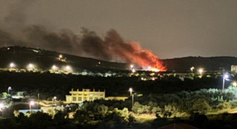 الضفة تحت العدوان.. مستوطنون يحرقون صالة أفراح فلسطينية في سلفيت الضفة تحت العدوان.. مستوطنون يحرقون صالة أفراح فلسطينية في سلفيت