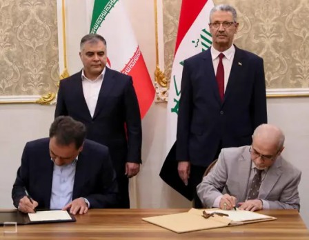 العراق وإيران يوقعان مذكرات تفاهم لتعزيز التعاون النفطي العراق وإيران يوقعان مذكرات تفاهم لتعزيز التعاون النفطي