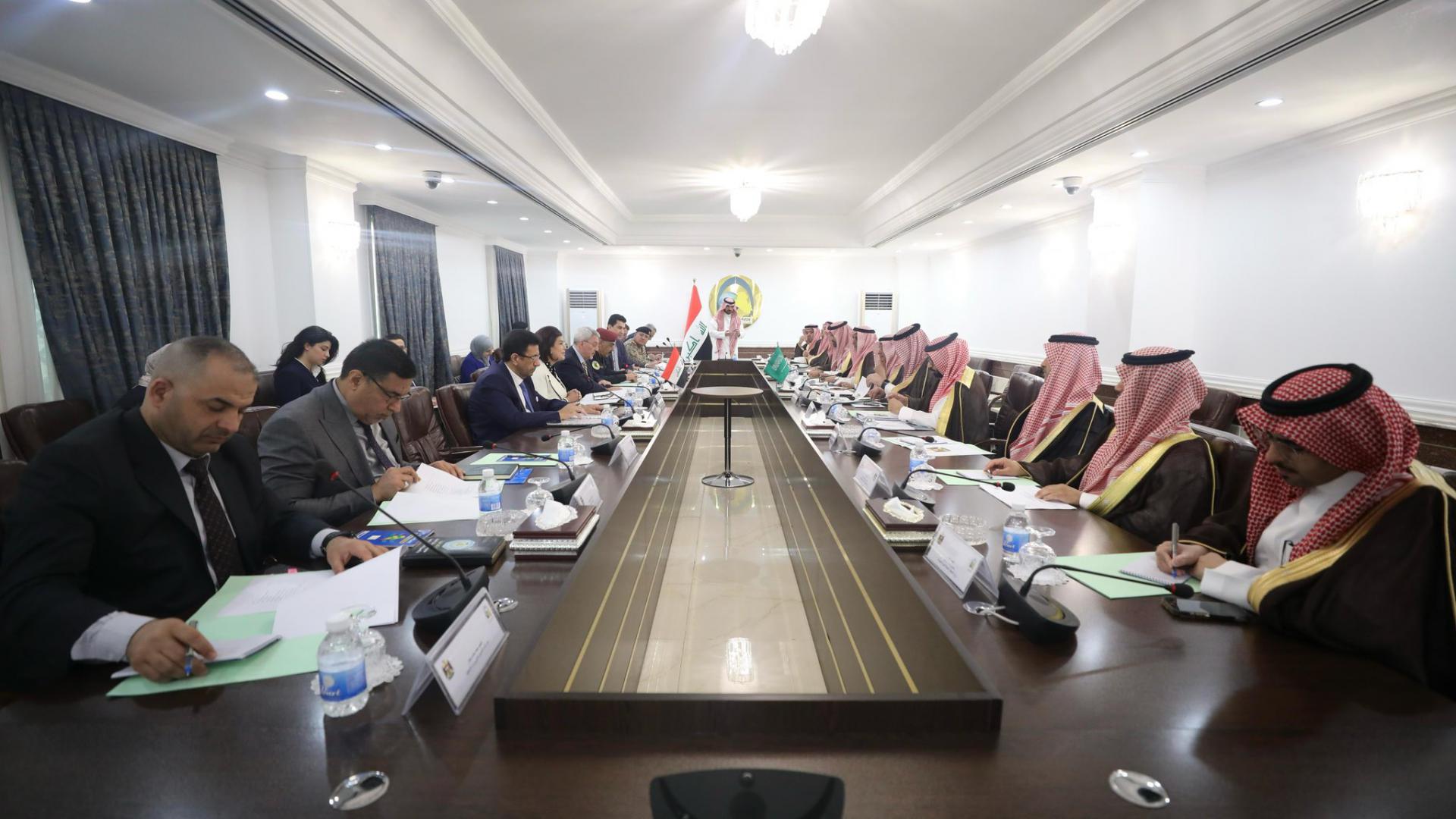 وسط تراجع نفوذ إيران.. هل تنجح السعودية في إعادة العراق للحاضنة العربية؟ وسط تراجع نفوذ إيران.. هل تنجح السعودية في إعادة العراق للحاضنة العربية؟