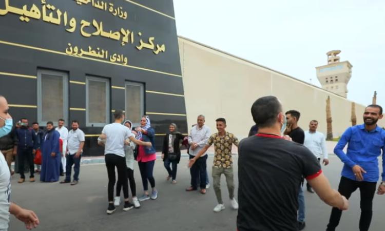 العفو عن 746 من نزلاء مراكز الاصلاح والتأهيل بمناسبة عيد تحرير سيناء العفو عن 746 من نزلاء مراكز الاصلاح والتأهيل بمناسبة عيد تحرير سيناء