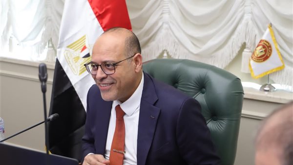 «العمل» توفر فرص عمل للأطباء بالبحرين.. تفاصيل «العمل» توفر فرص عمل للأطباء بالبحرين.. تفاصيل
