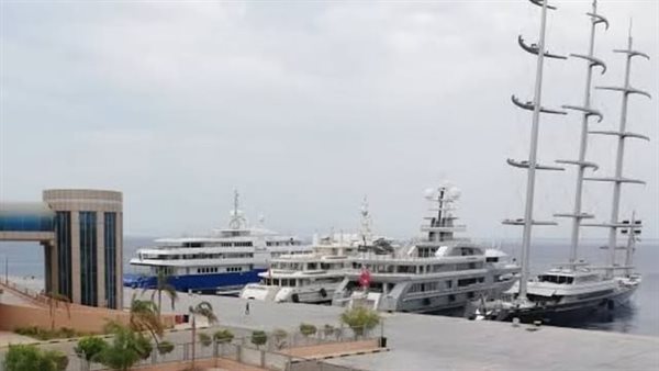 العمليات البحرية البريطانية تعلن نجاة سفينة من عملية مطاردة بالقرب من عدن العمليات البحرية البريطانية تعلن نجاة سفينة من عملية مطاردة بالقرب من عدن