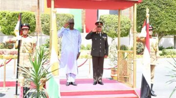 الفريق أول عبد المجيد صقر وزير الدفاع يلتقى نظيره بجمهورية النيجر