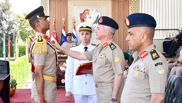 القوات المسلحة تحتفل بتخريج الدفعة (167) من كلية الضباط الإحتياط القوات المسلحة تحتفل بتخريج الدفعة (167) من كلية الضباط الإحتياط
