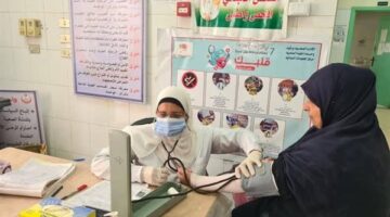 الكشف على 563 مواطن خلال قافلة طبية مجانية بمركز رشيد