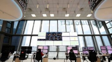 المستثمرون يتدفقون على صناديق الأسهم الأوروبية هرباً من رسوم ترامب الجمركية