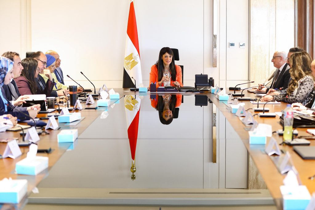 المشاط تعقد اجتماعًا موسعًا مع قيادات الوزارة لمناقشة أولويات المرحلة المقبلة المشاط تعقد اجتماعًا موسعًا مع قيادات الوزارة لمناقشة أولويات المرحلة المقبلة