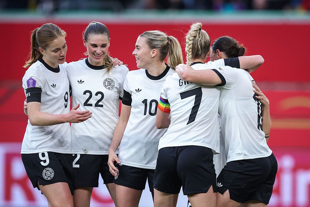 المكافآت القياسية تحفز سيدات ألمانيا قبل يورو 2025 المكافآت القياسية تحفز سيدات ألمانيا قبل يورو 2025