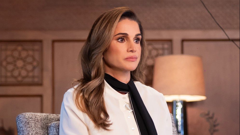 الملكة رانيا تخطف الأنظار بإطلالتها في أحدث ظهور لها الملكة رانيا تخطف الأنظار بإطلالتها في أحدث ظهور لها