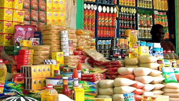المنافذ الحكومية تطرح السلع بأسعار أرخص من السوق بنسبة 40% المنافذ الحكومية تطرح السلع بأسعار أرخص من السوق بنسبة 40%