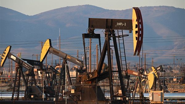 النفط يهبط 3% وسط مؤشرات على تقدم في محادثات أمريكا وإيران النفط يهبط 3% وسط مؤشرات على تقدم في محادثات أمريكا وإيران