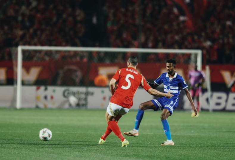 الهلال ضد الأهلي .. المارد الأحمر يواصل كتابة التاريخ أمام الأندية السودانية الهلال ضد الأهلي .. المارد الأحمر يواصل كتابة التاريخ أمام الأندية السودانية