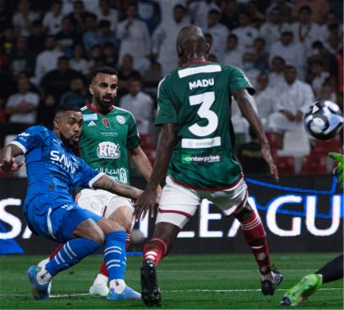 الهلال يتعادل إيجابيًا مع الاتفاق ويحافظ على وصافة الدوري السعودي الهلال يتعادل إيجابيًا مع الاتفاق ويحافظ على وصافة الدوري السعودي