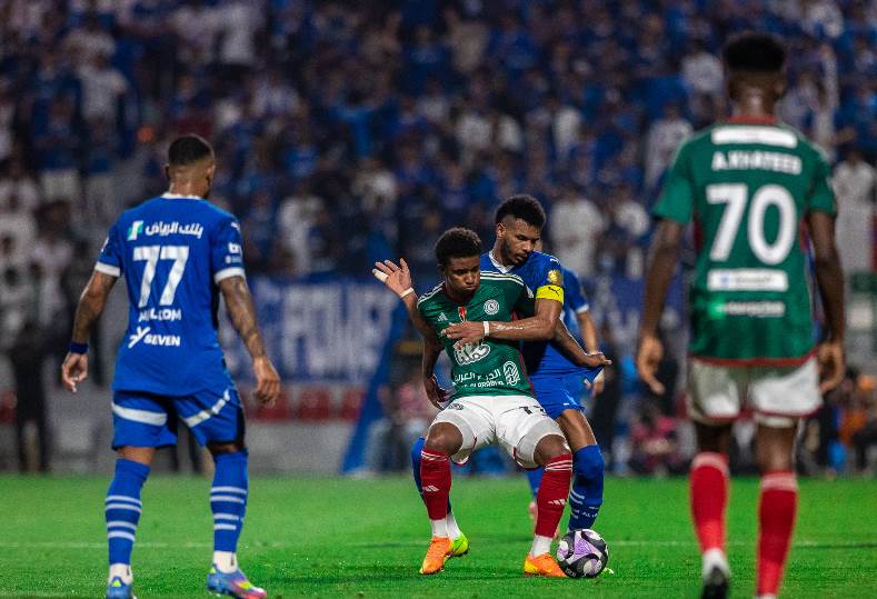 الهلال يستمر في نزيف النقاط بالتعادل أمام الاتفاق في الدوري السعودي “فيديو” الهلال يستمر في نزيف النقاط بالتعادل أمام الاتفاق في الدوري السعودي “فيديو”