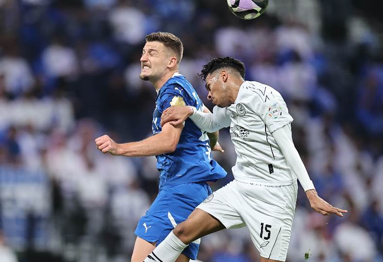 الهلال يسقط في فخ التعادل أمام الشباب ويقدم هدية للاتحاد بالدوري السعودي الهلال يسقط في فخ التعادل أمام الشباب ويقدم هدية للاتحاد بالدوري السعودي