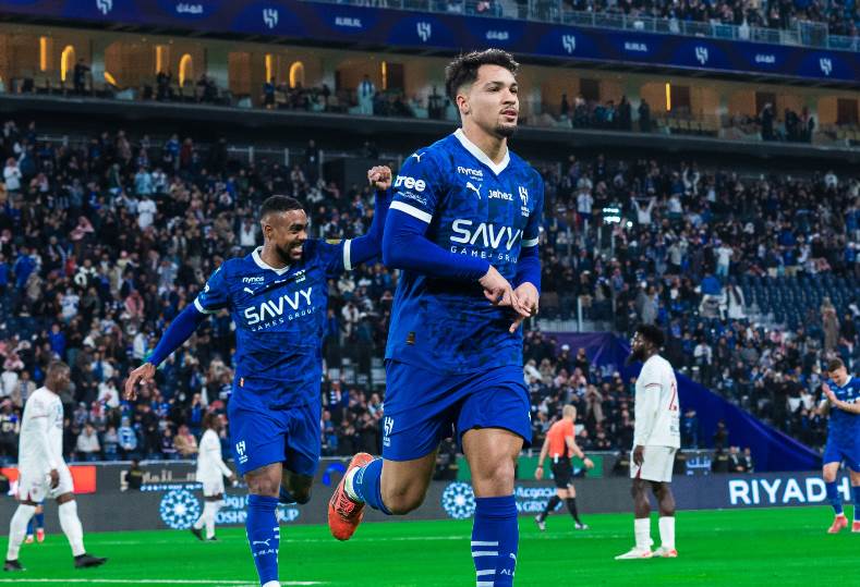 الهلال يصطدم بـ الشباب في الدوري السعودي الهلال يصطدم بـ الشباب في الدوري السعودي