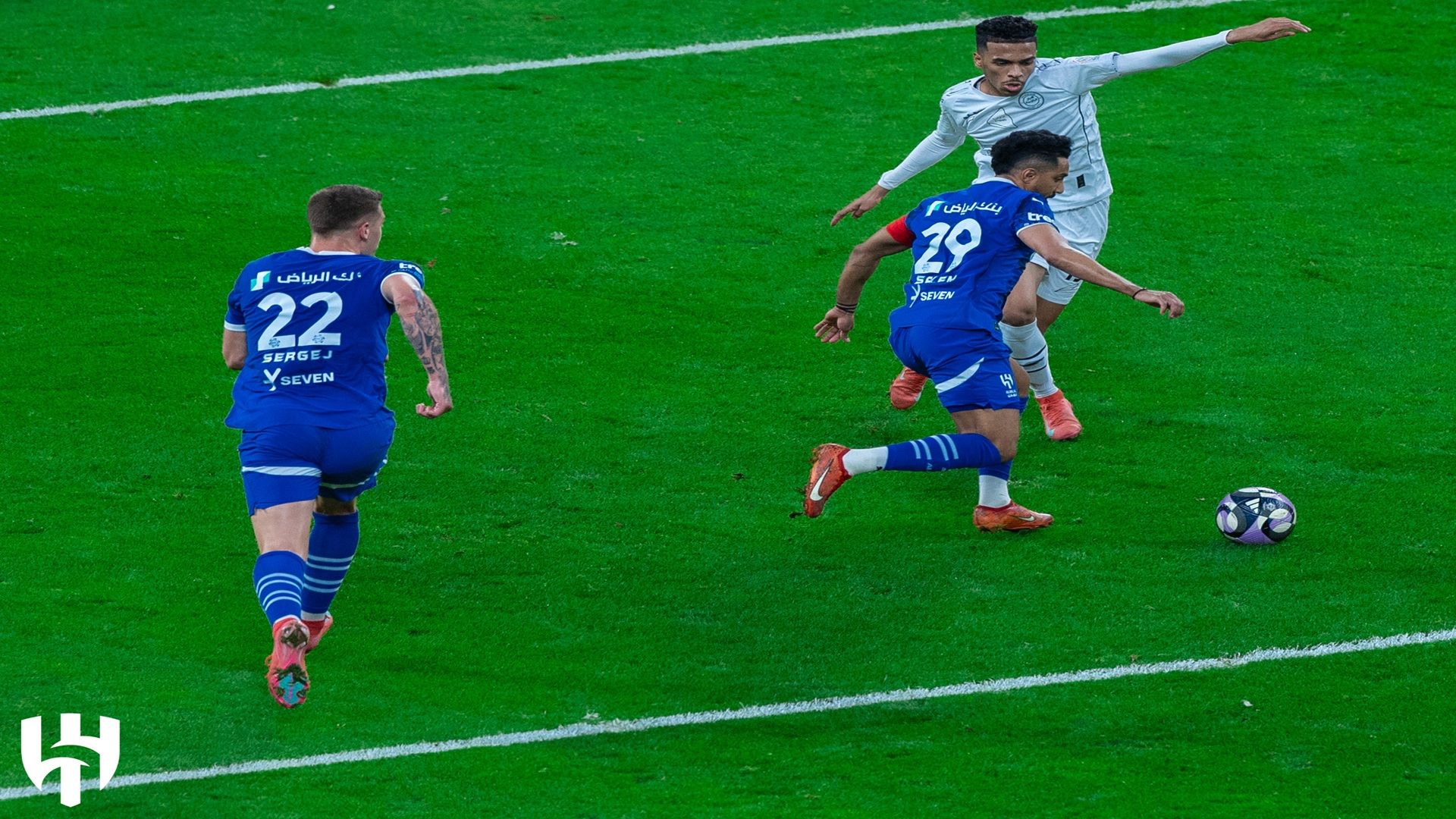 الهلال يعادل أسوأ أرقامه في الدوري السعودي الهلال يعادل أسوأ أرقامه في الدوري السعودي