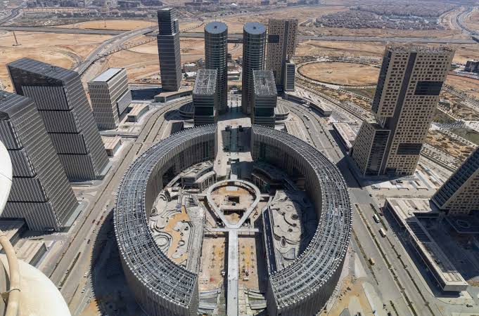 الوزراء: العاصمة الإدارية تضم 600 ألف وحدة سكنية مرحلة أولى ومدينة رياضية