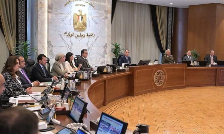 الوزراء يوافق على تمويل زيادة قيمة المنح الدورية للعمالة غير المنتظمة الوزراء يوافق على تمويل زيادة قيمة المنح الدورية للعمالة غير المنتظمة