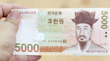 الوون الكوري يهبط إلى أدنى مستوى لها في 16 عاما مقابل الدولار الأمريكي