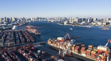 اليابان تسجل عجزًا تجاريًّا العام الماضي وتحقق فائضًا مع الولايات المتحدة