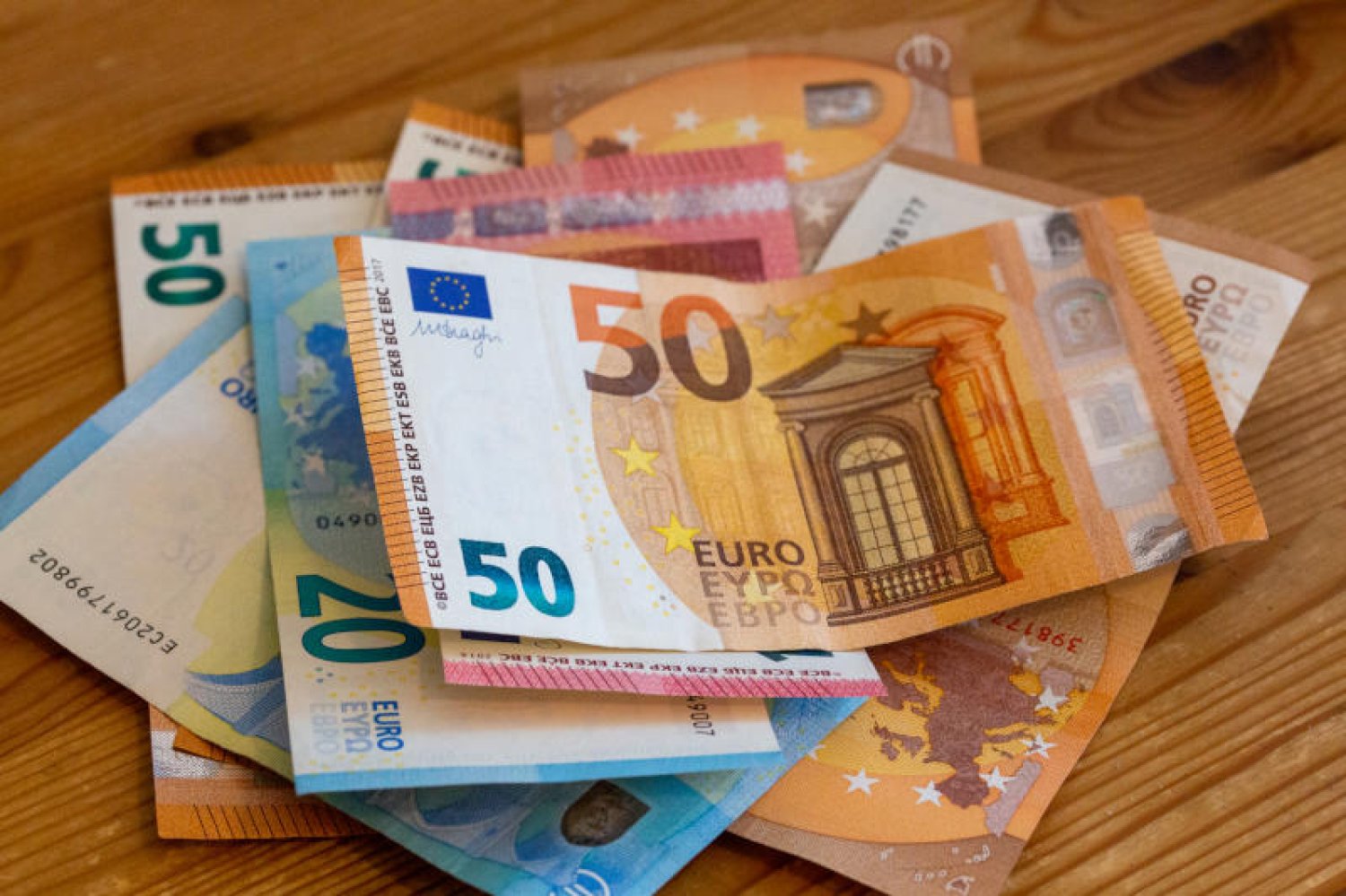 سعر اليورو مقابل الجنيه المصري اليوم الخميس 10 أبريل.. آخر تحديث سعر اليورو مقابل الجنيه المصري اليوم الخميس 10 أبريل.. آخر تحديث