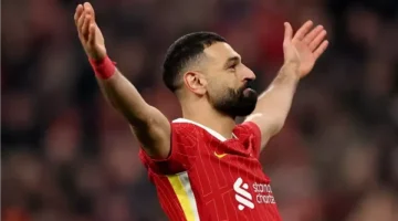 انا بين جمهوري ملك.. صلاح يحتفل مع عشاق ليفربول بالفوز على ليستر (فيديو)