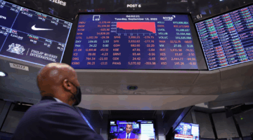انخفاض العقود الآجلة لمؤشرات الأسهم الأمريكية بأكثر من 1%