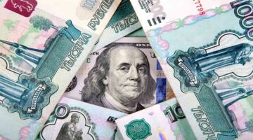 انخفاض قياسي لسعر صرف الدولار مقابل الروبل