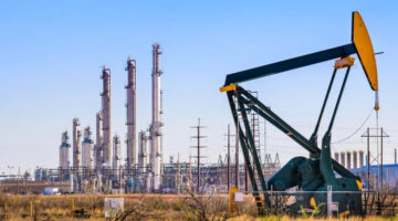 انخفاضُ أسعار النفط بعد تهدئة المخاوف بشأن الإمدادات