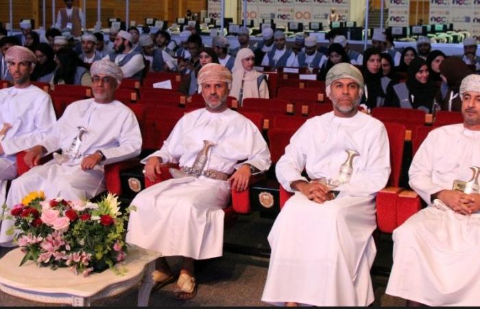 انطلاق مسابقة عمان الجامعية للبرمجة بمشاركة 194 متسابقًا انطلاق مسابقة عمان الجامعية للبرمجة بمشاركة 194 متسابقًا